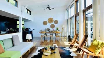 Blackout drapes, cribs/infant beds, free WiFi