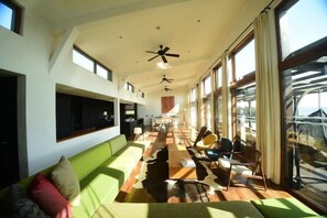 Verdunkelungsvorhänge, kostenloses WLAN