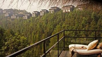 Blackout curtains, free WiFi