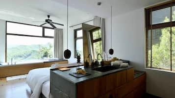 Blackout drapes, free WiFi