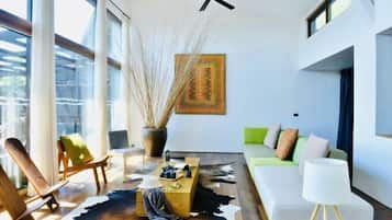 Blackout drapes, cribs/infant beds, free WiFi