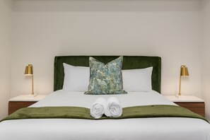 1 bedroom, in-room safe, laptop workspace, iron/ironing board - Waters Edge 109 (Cape Town)