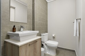 Appartamento Grand | Bagno | Doccia, asciugacapelli, asciugamani
