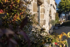 تفاصيل الفندق من الخارج