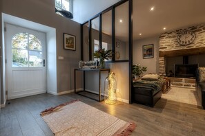 المنشأة من الداخل