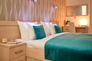 Apartment | 2 bedrooms, individually decorated, individually furnished