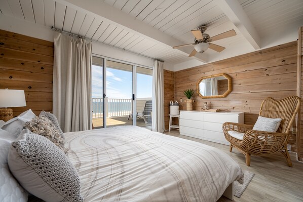 4 bedrooms, internet - Oceanfront four bedroom, two 1/2 bath townhome located on 86th St (Ocean City)