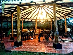 Chalet | Restaurante al aire libre