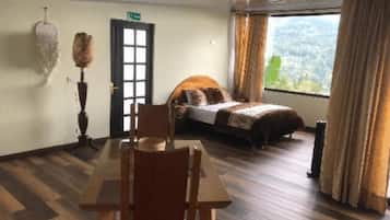 Chalet | 2 bedrooms, free WiFi, bed sheets