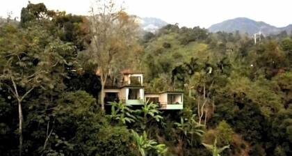 Captivating 4-bed Chalet Las Casitas en el Aire
