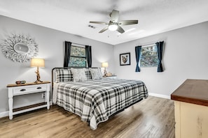 2 chambres, bureau, accès au Wi-Fi (inclus), literie fournie