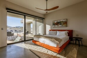 5 bedrooms, iron/ironing board, WiFi, bed sheets