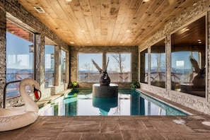Innenpool, beheizter Pool
