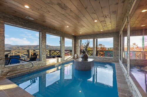 Welcome to Eagle Summit National Park Lodge. Luxury Pool Cabin!