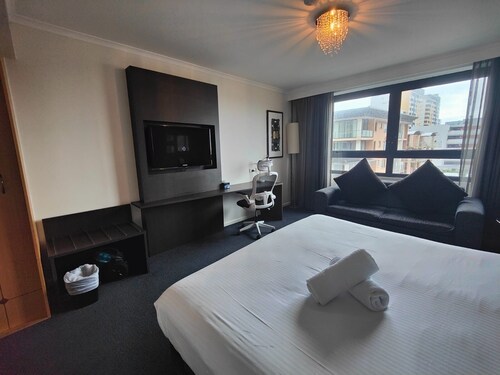 Superb studio in Parramatta CBD, 2m walk from station