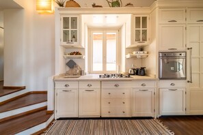 Kühlschrank, Ofen, Geschirrspüler, Toaster