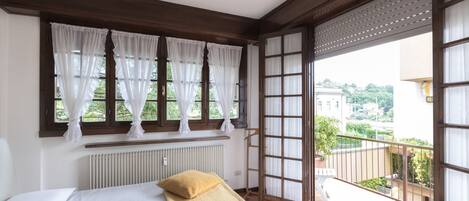 1 soverom, strykejern/-brett, wi-fi (inkludert) og sengetøy