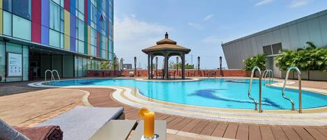 Outdoor pool, sun loungers