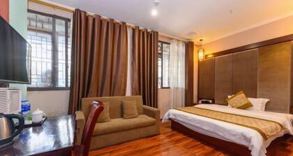 Yuzhong Baguo Hotel