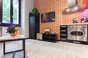 Fridge, microwave, oven, stovetop - Industry flat - Prati, Rome (Roma)
