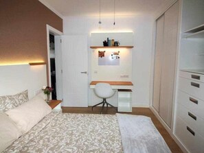 2 Schlafzimmer, Schreibtisch, Bügeleisen/Bügelbrett, kostenloses WLAN