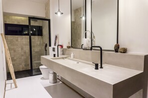 Villa, 3 habitaciones, alberca privada, vista al jardín | Baño