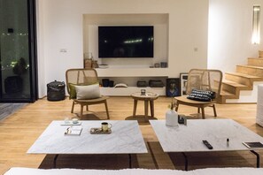 Living area - Luxury Beachside Villa Modern in Canggu (Munggu)