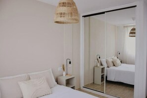 2 chambres, fer et planche à repasser, lit parapluie, Wi-Fi gratuit