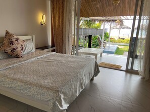 Studio Suite Cao cấp | Khu vực làm việc phù hợp cho laptop, phòng cách âm 