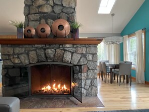 Dining - Boardman River, Fire pit, Game Room, Hot tub, Sauna (Traverse City)