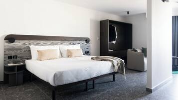 Apartment (Studio with Balcony) | 2 bedrooms, premium bedding, individually decorated