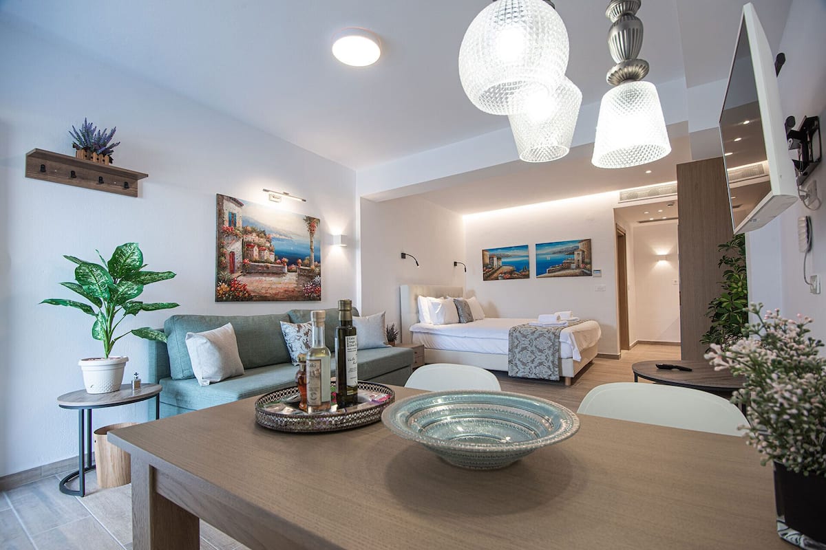 Basic Apartment, 1 Queen Bed with Sofa bed, Sea View | 1 bedroom, free WiFi