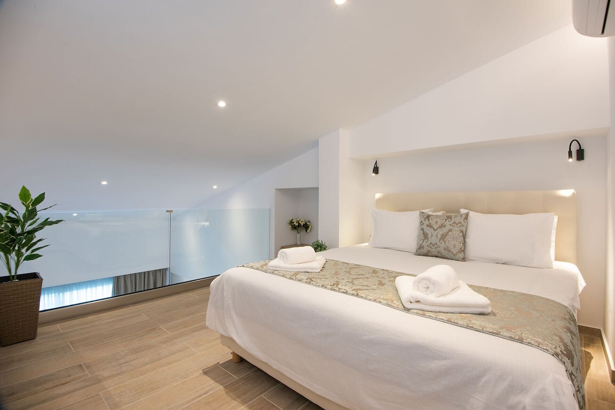 Comfort Apartment, 1 Queen Bed with Sofa bed, Sea View | 1 bedroom, free WiFi