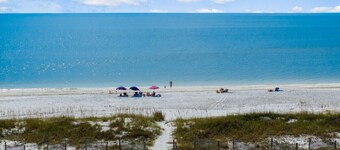 Sand Buckets Unit B, Ocean View Beach Townhouse