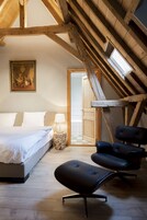 Quarto superior | Quartos à prova de som, Wi-Fi de cortesia, roupa de cama