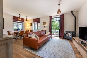 Family Cabin, Multiple Beds | Living area