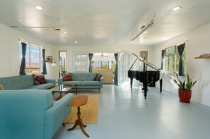 Music library, stereo