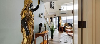 Powerful Penthouse - Lake View