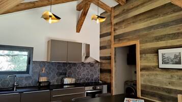 Cabin | Private kitchen | Full-sized fridge, microwave, stovetop, dishwasher