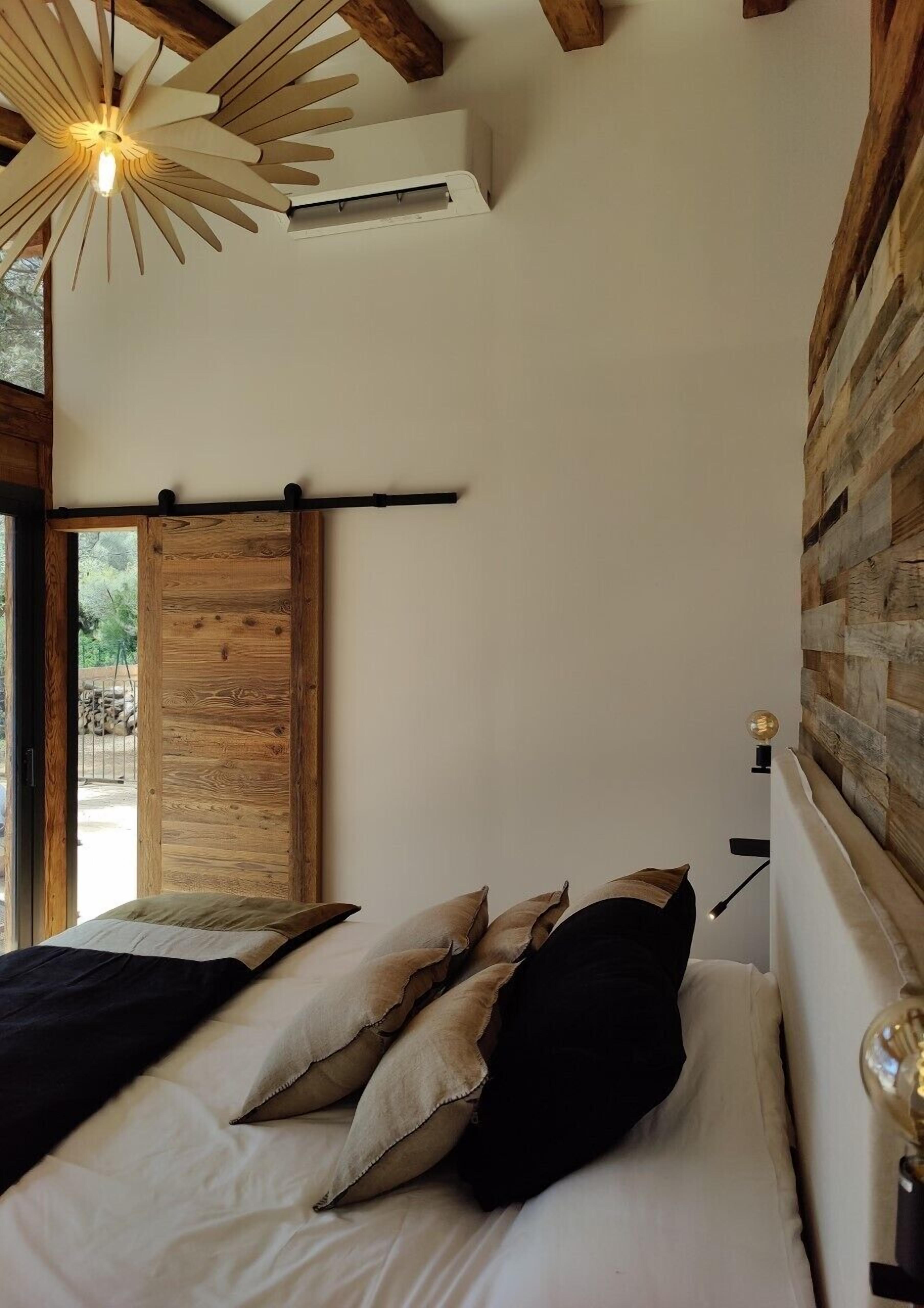 Cabane | Rideaux occultants, chambres insonorisées, lit parapluie, Wi-Fi gratuit