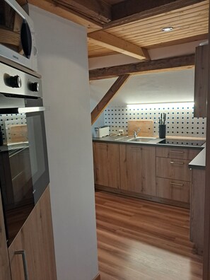 Fridge, microwave, stovetop, dishwasher - Vacation apartment on the banks of the river Medem. Ideal for 4 to 6 people (Otterndorf)