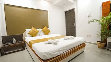Deluxe Double Room | Free WiFi, bed sheets