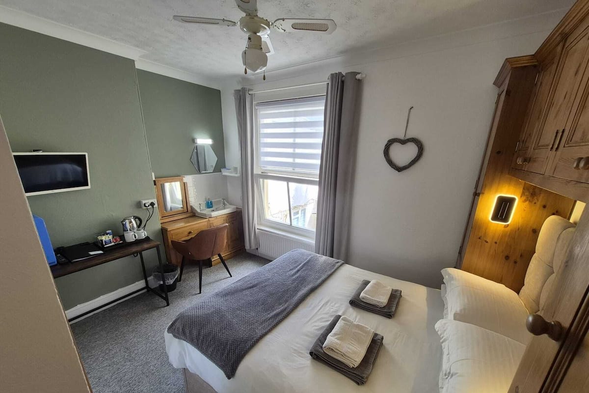 Standard Double Room (Room 2) | Blackout drapes, bed sheets
