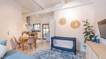 1 bedroom, travel crib, free WiFi, bed sheets