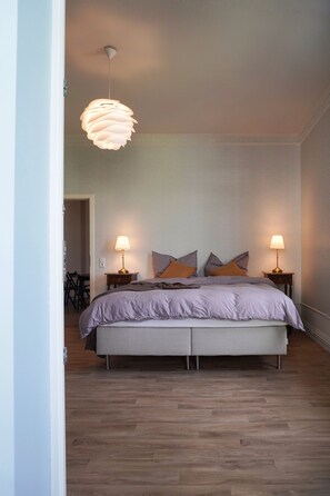 3 bedrooms, travel cot, free WiFi, bed sheets - Seebad Ahlbeck - spacious apartment with sea view close to the beach (Heringsdorf)