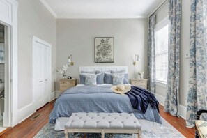 1 slaapkamer, een strijkplank/strijkijzer, wifi, beddengoed