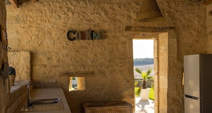 Mas des Coteaux. 5 star quiet Villa. Panoramic view, private pool,kids play area