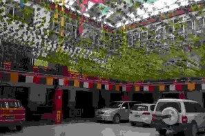 Unclassified image, 3 of 17, button - Gaji Hotel (Gyantse)