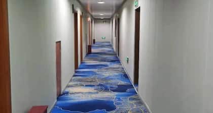 Gaji Hotel