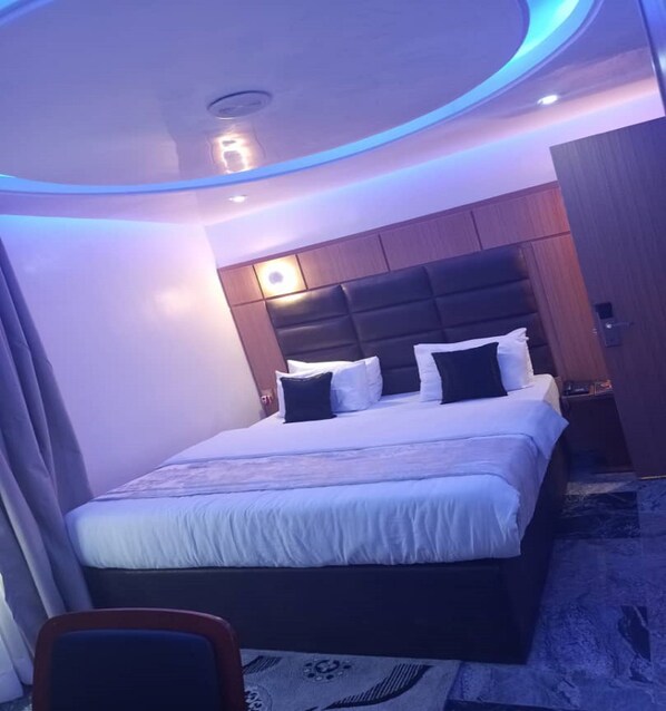 Deluxe Room | Premium bedding, individually decorated, individually furnished, desk